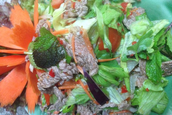 13. Yam Neu (Runderhaas salade)