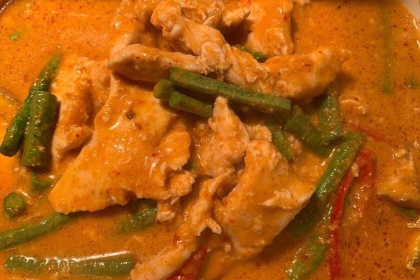 19. Keang phed (Kip met rode curry)